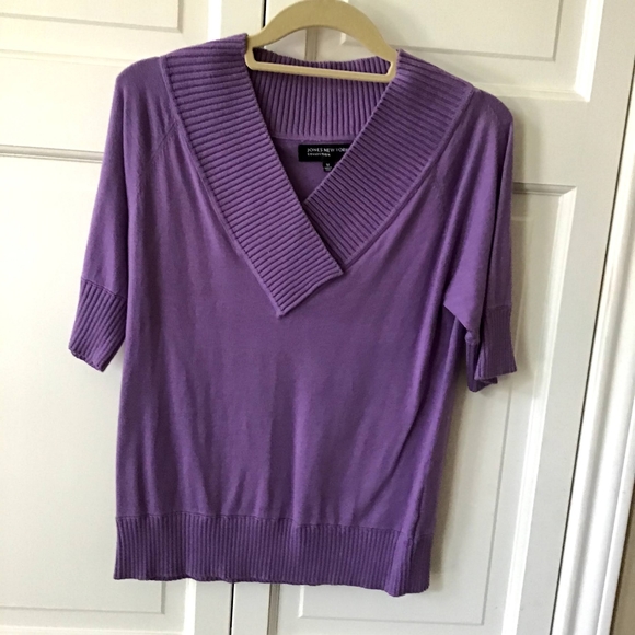 Jones New York Lavender V-Neck Top Size Medium - Picture 6 of 6